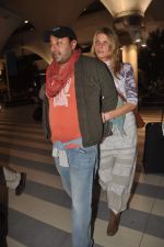 Vikram Chatwal arrives in India with gf in Mumbai Airport on 17th March 2012 (8).JPG